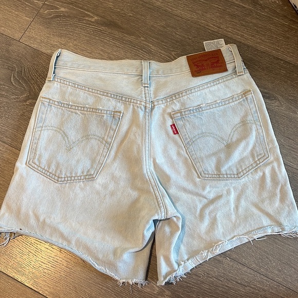 Levi's 501 Cut Off Shorts - Picture 3 of 4